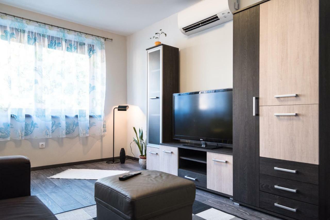 Alma Apartman Appartement Salgótarján Buitenkant foto