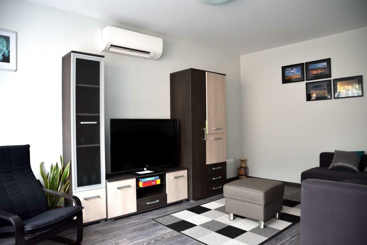 Alma Apartman Appartement Salgótarján Buitenkant foto